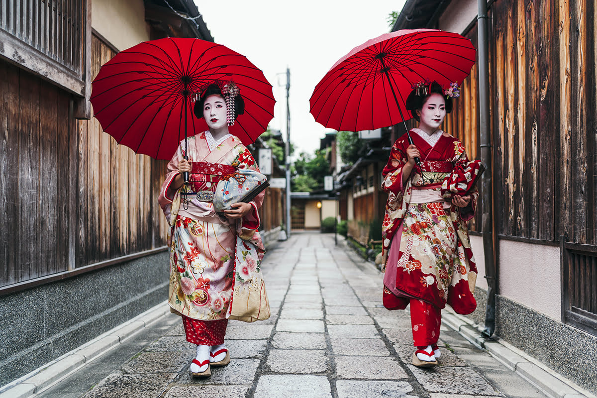 京都只园艺妓表演(一个京都艺妓的电影)